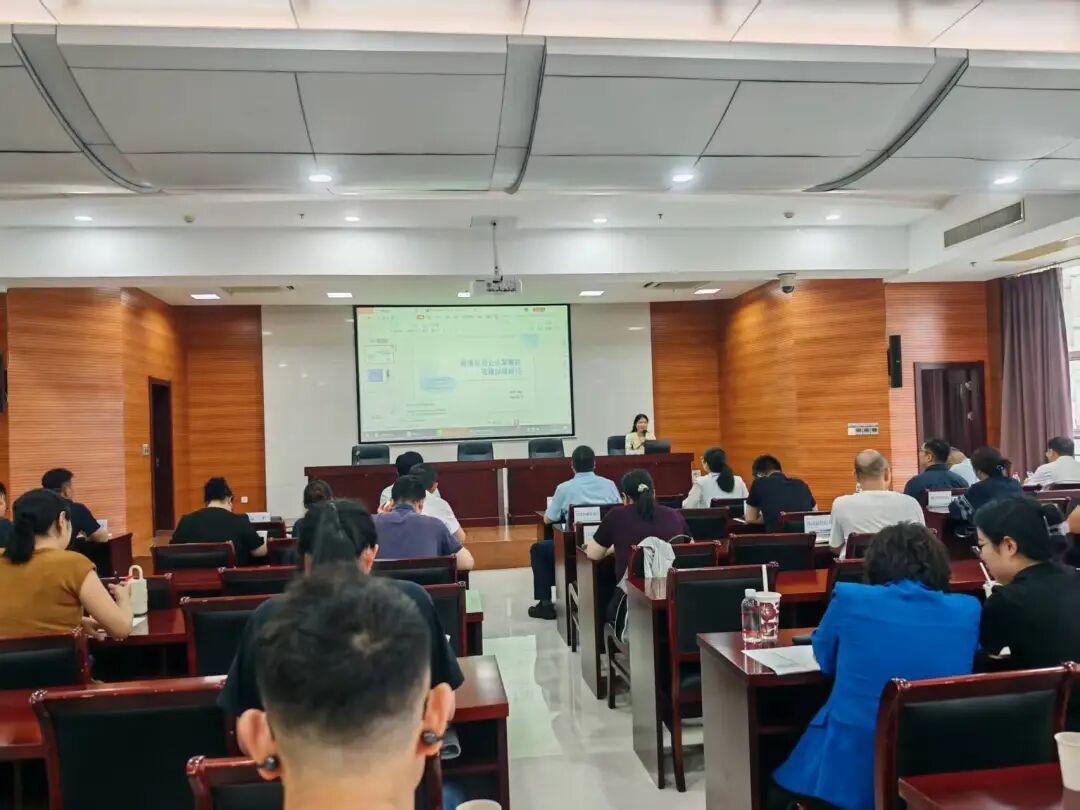 智仁新闻|林芳律师受邀为衢州市企业做“跨境贸易企业发展的法律保障路径”专题讲座