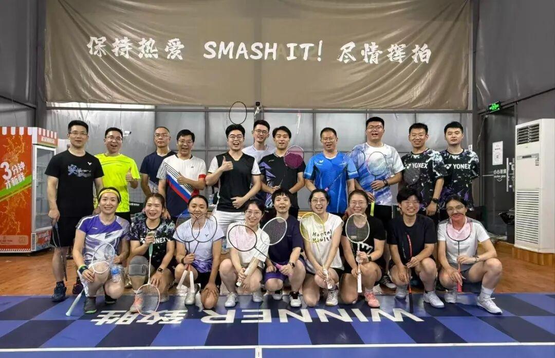 智仁新闻 | 以球会友，以赛练兵——浙江智仁律师事务所积极备战第三届杭州市律师协会羽毛球比赛