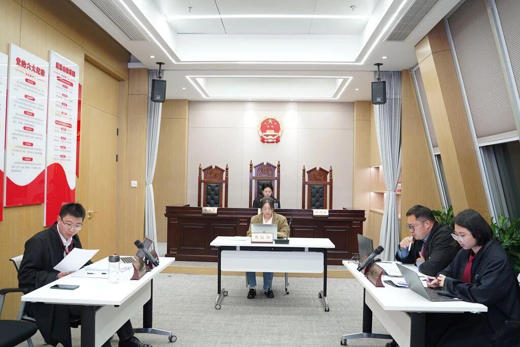 模拟法庭 | 追偿权纠纷案宣布开庭