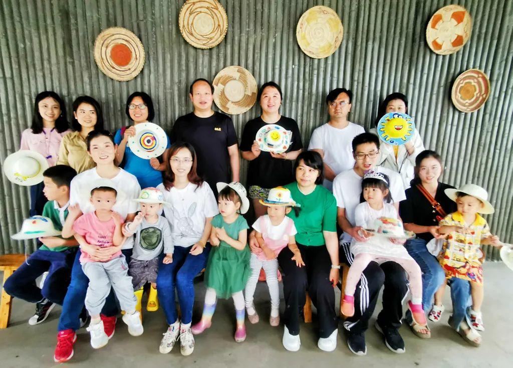 智仁新闻 | 迎七一，筑党建，稻香小镇忙田间
