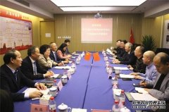 黔东南州司法局刘亦兵副局长一行莅临我所交流指导
